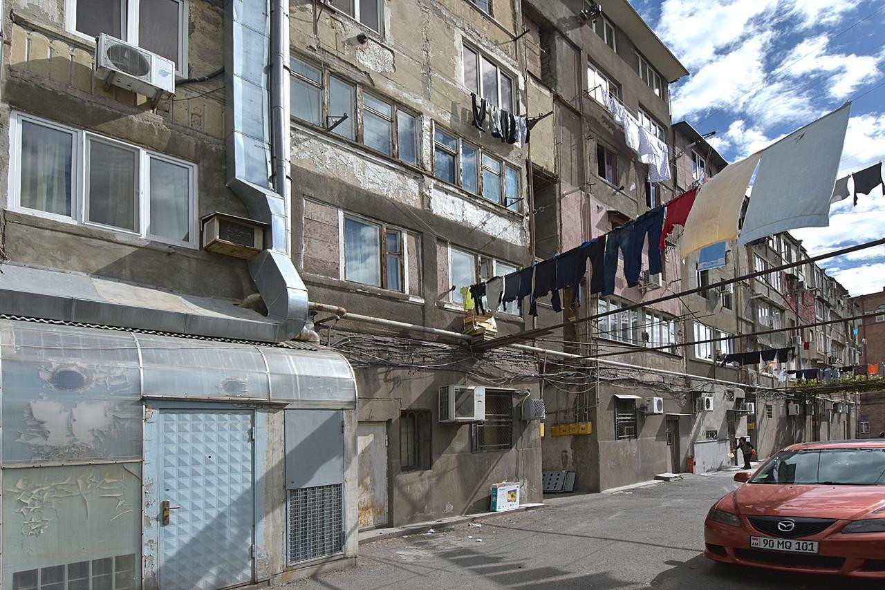 Stay Inn Cute Apartment Next To Hilton Armenia Erevan Exterior foto