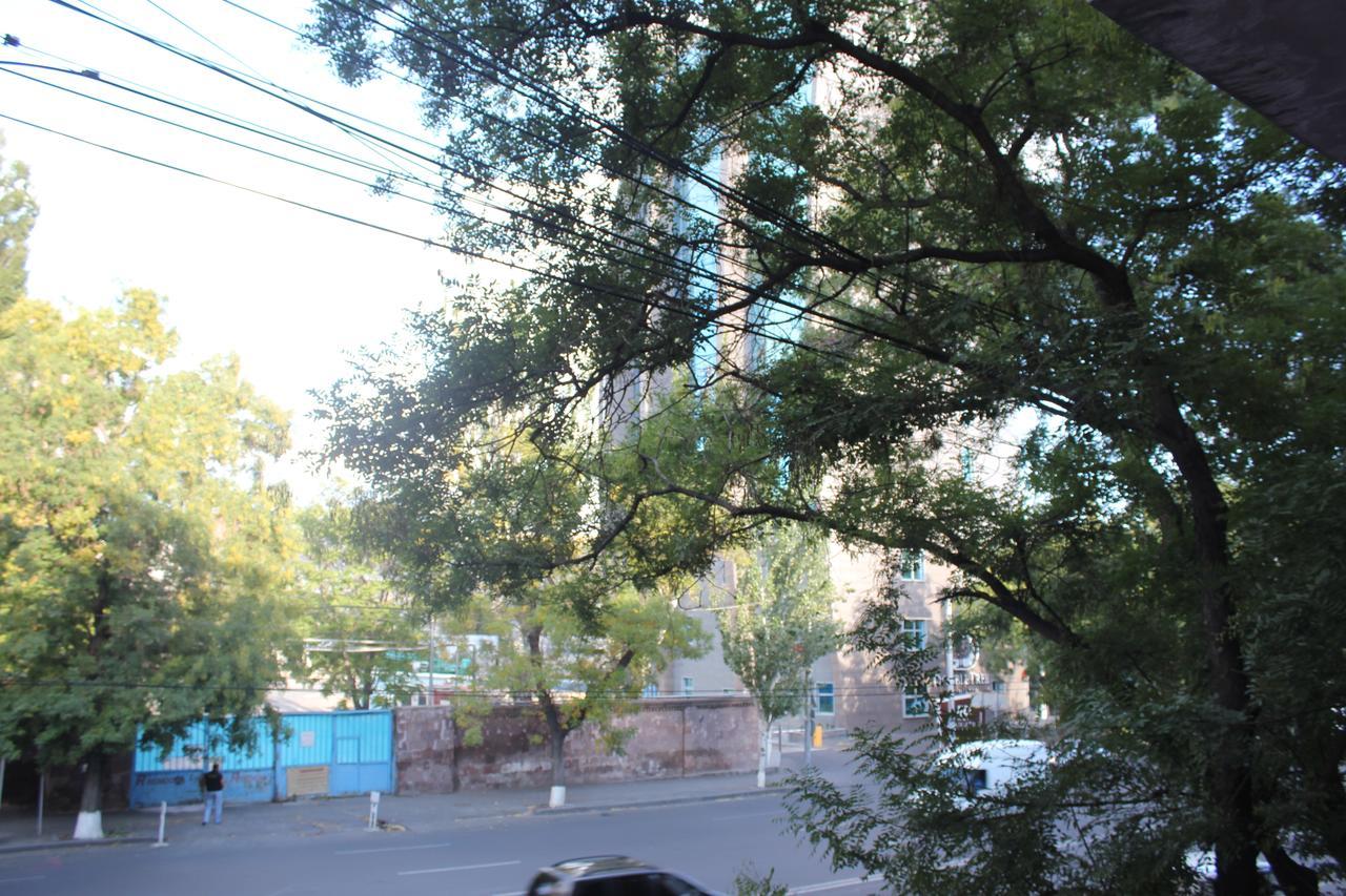 Stay Inn Cute Apartment Next To Hilton Armenia Erevan Exterior foto